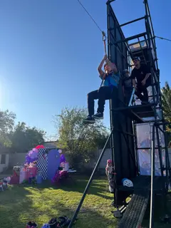 Evento Familiar de Escalada - Actividad familiar recreativa con muro de escalada seguro y divertido | Aventura Móvil Chile