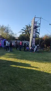 Evento Familiar de Escalada - Actividad familiar recreativa con muro de escalada seguro y divertido | Aventura Móvil Chile